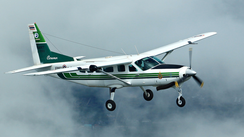a cessna 208