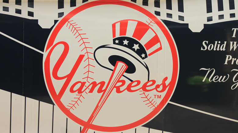 New York Yankees sign