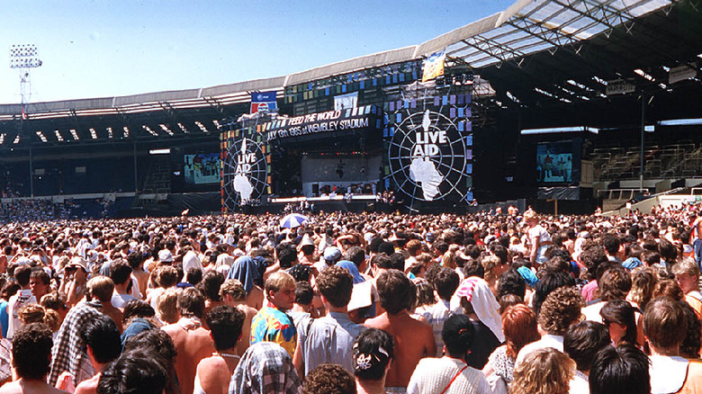 huge crowd at Live Aid concert