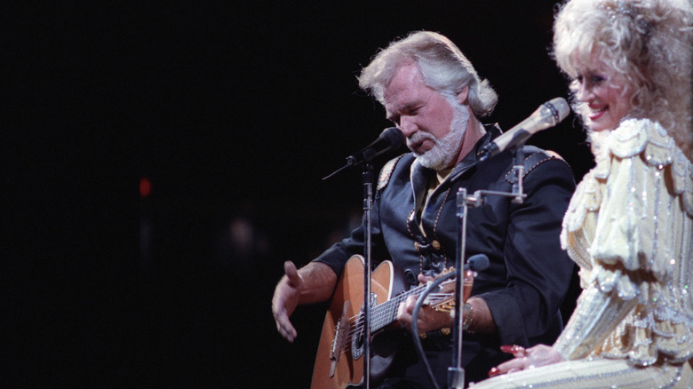 kenny rogers and dolly parton on stage