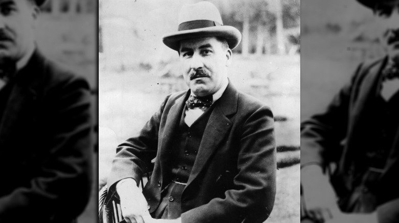 howard carter sitting