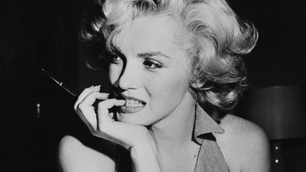 Marilyn Monroe posing