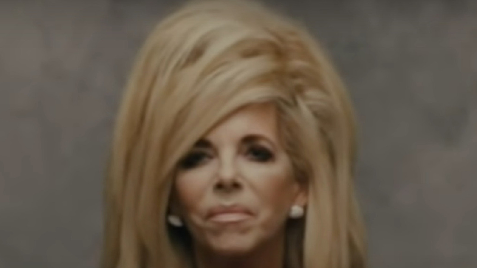 Секта гвен шамблин. Бог жадность и культ гвен шамблин. Секта гвен шамблин. Пути вниз бог жадность и культ гвен. Бог жадность и культ гвен шамблин.