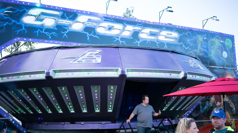 gravitron ride and people