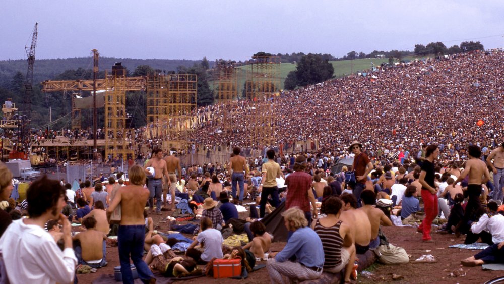Woodstock crowd 
