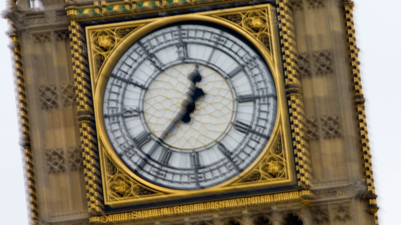 Big Ben spinning