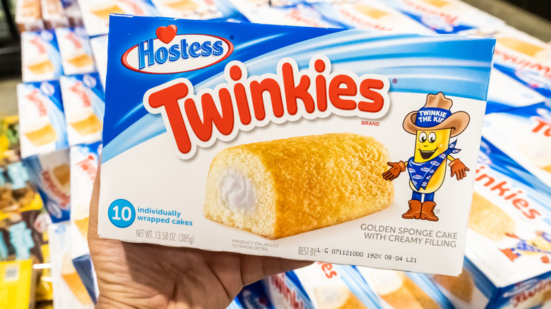 hand holding Twinkies box