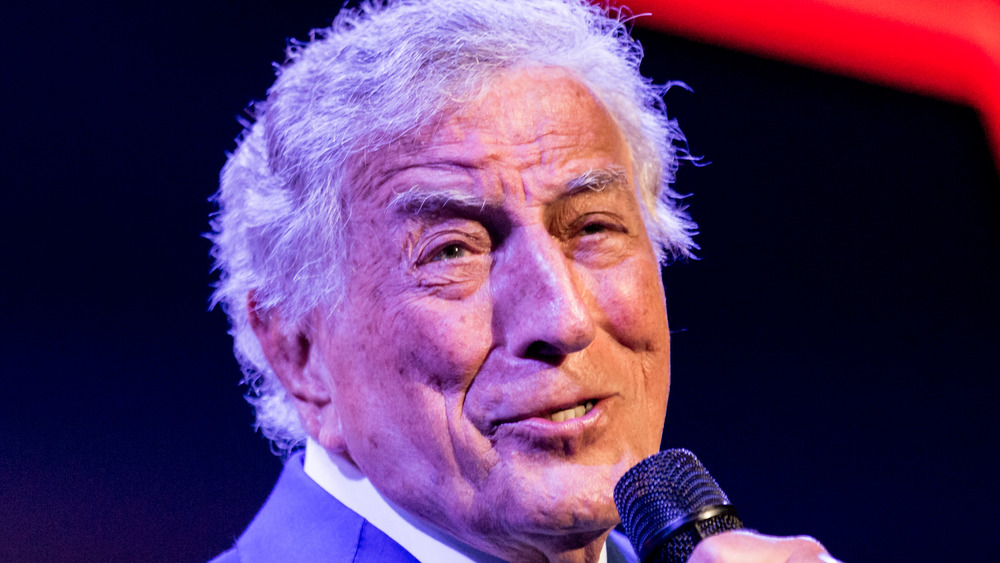 Tony Bennett singing