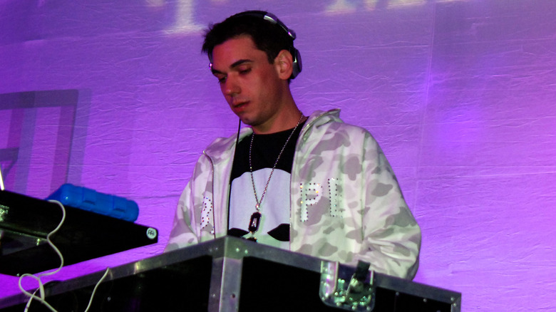 DJ AM on stage