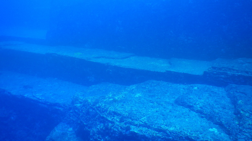 Yonaguni Monument pyramid steps
