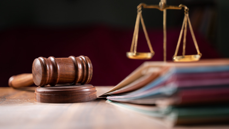 Court gavel scales justice