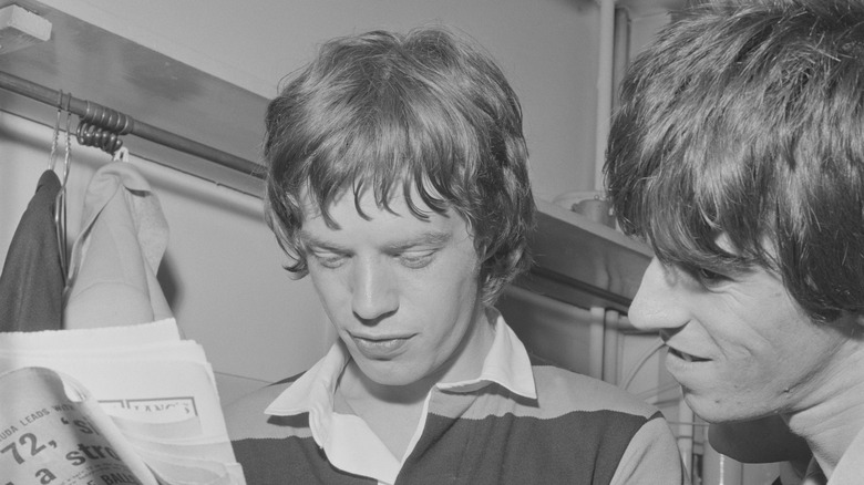 Black and white photograph of Keith Richards and Mick Jagger