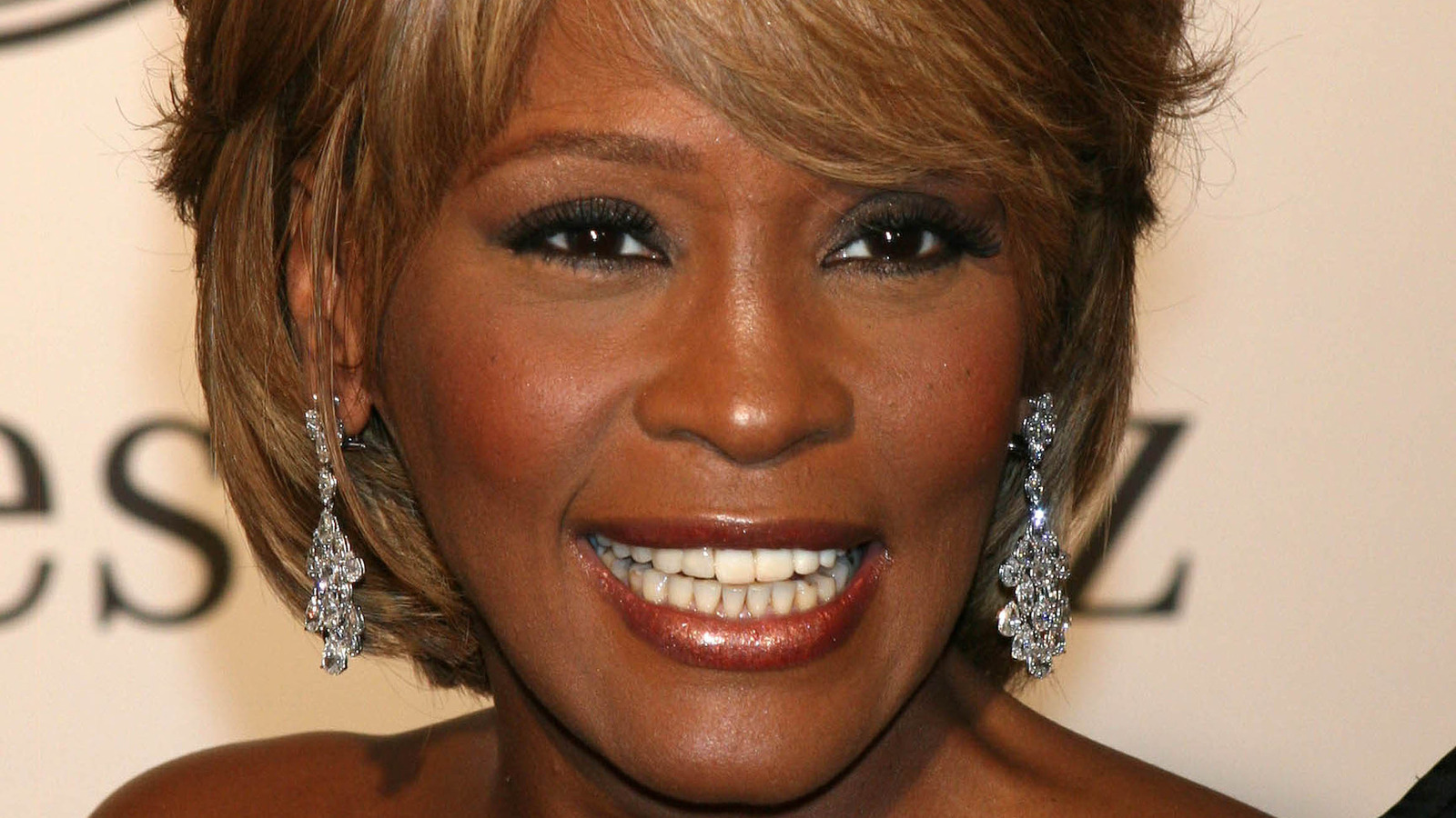 The Unlikely Shout Out Whitney Houston Got In American Psycho the-unlikely-shout-out-whitney-houston-got-in-american-psycho