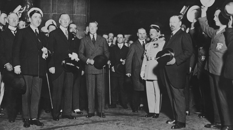 the duke of windsor with crowd