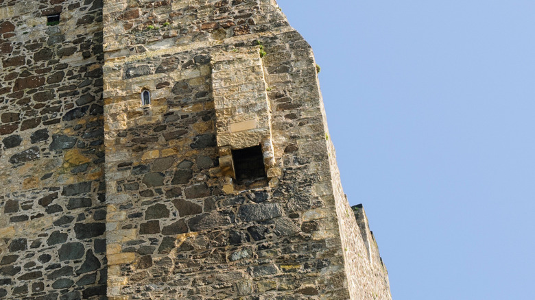 castle showing exterior garderobes