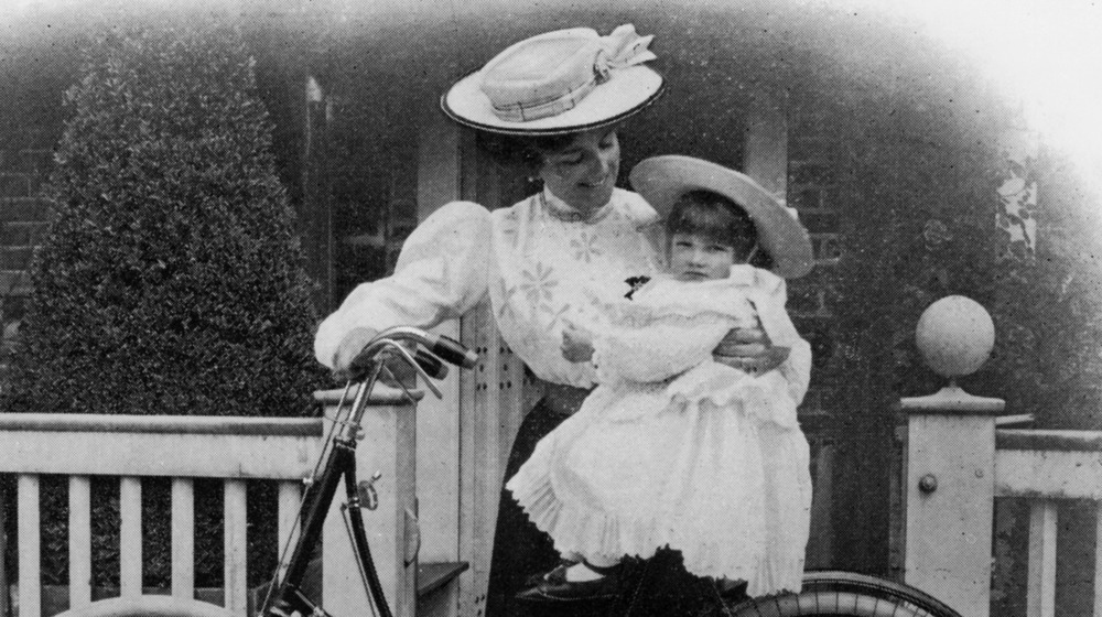 Victorian woman with toddler
