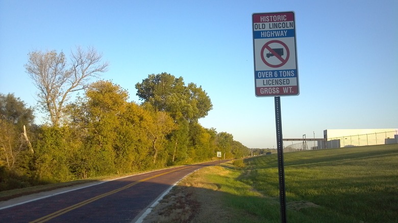 Old Lincoln Highway sign