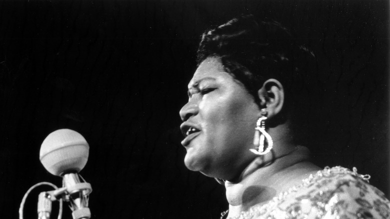 Big Mama Thornton singing