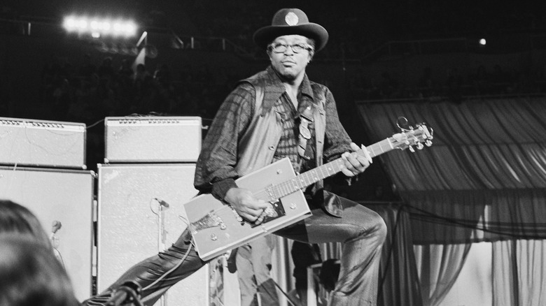 Bo Diddley on stage