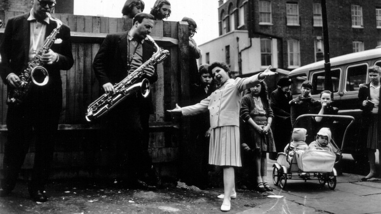 young brenda lee singing in london