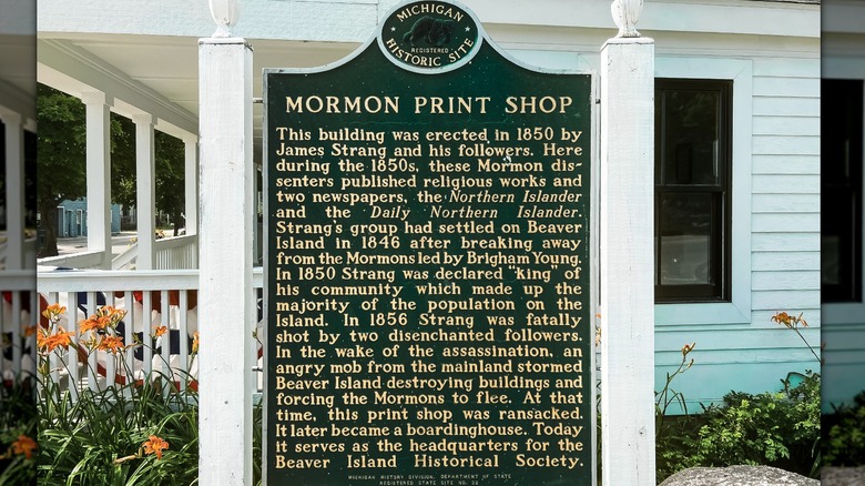 Sign in memorial of Strang