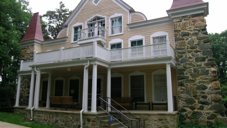 Cropped photo by Preservation Maryland on Flickr of the Clara Barton House, https://creativecommons.org/licenses/by-sa/2.0/