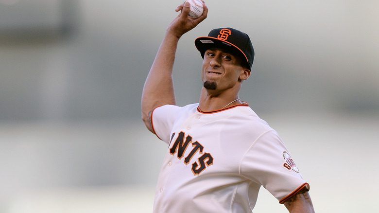 Colin Kaepernick throwing first pitch at Giants game