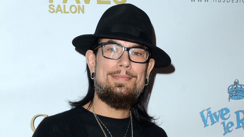 Dave Navarro smiling
