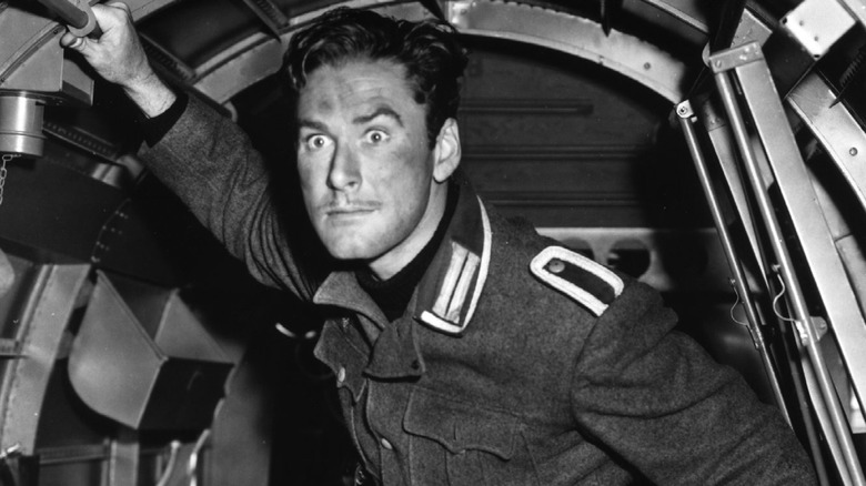 errol flynn in military film