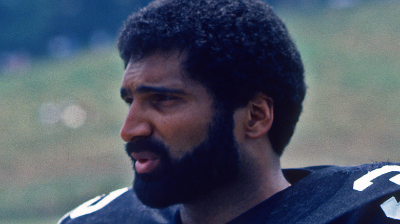 Franco Harris talking at training camp