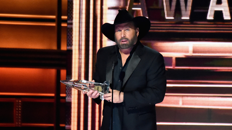 Garth Brooks in a suit