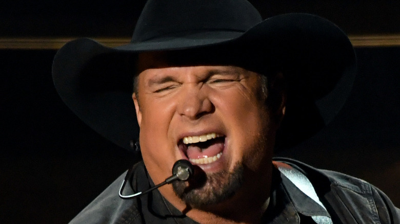 Garth Brooks close-up