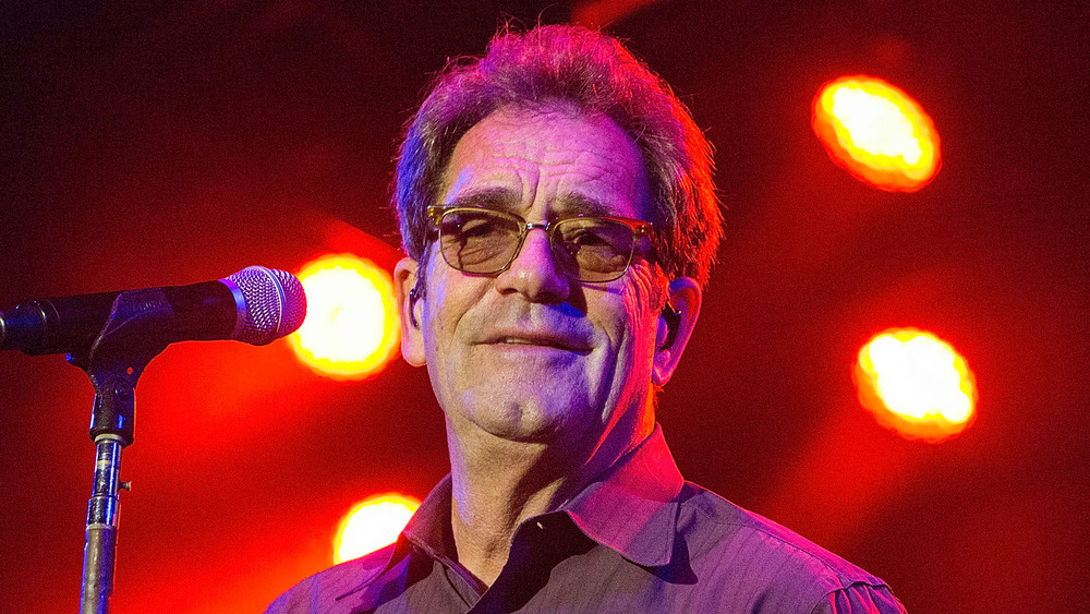 Huey Lewis singing