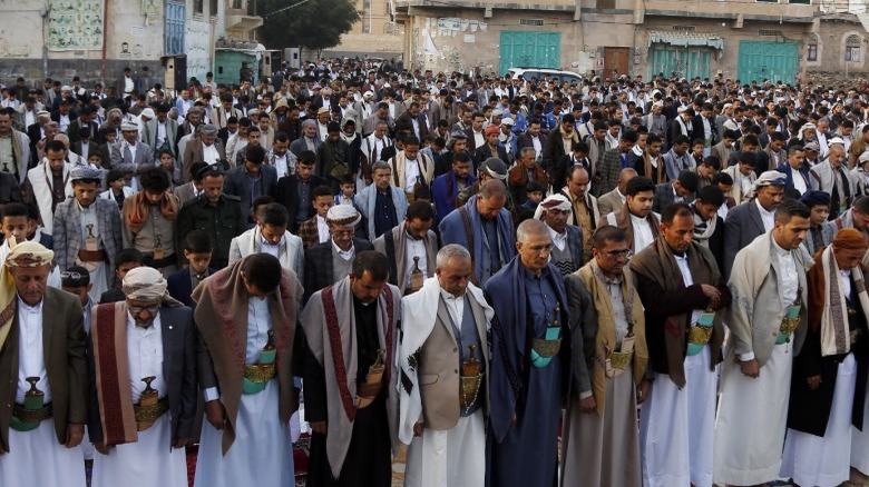 Yemeni Muslims praying