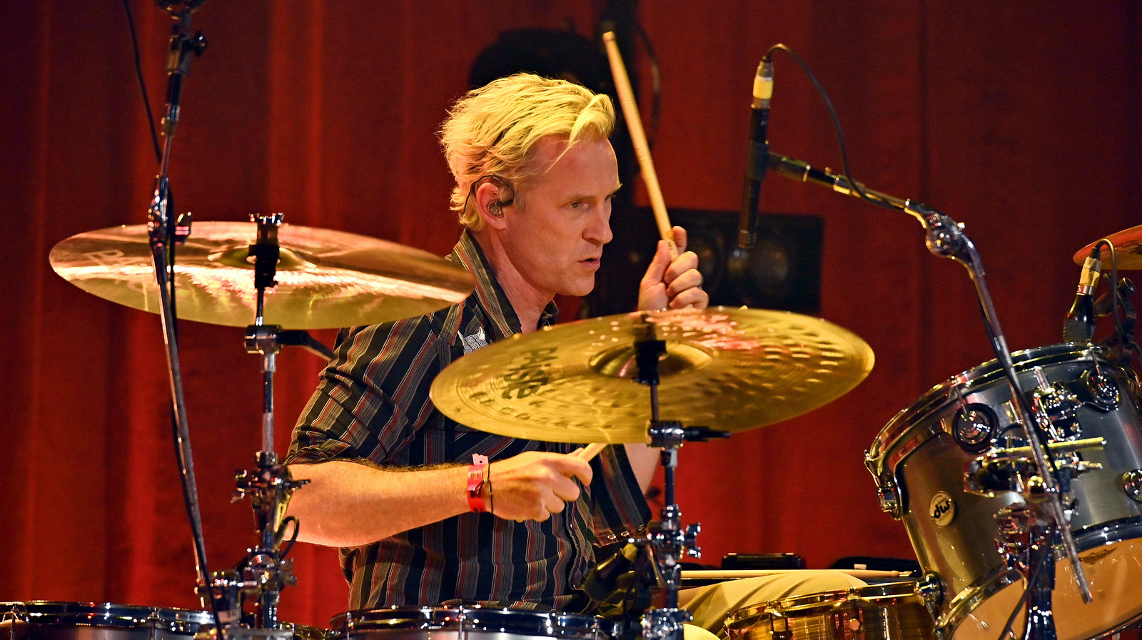 The Untold Truth Of Josh Freese, The Foo Fighters New Drummer