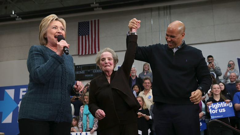 albright Campaigning for Clinton