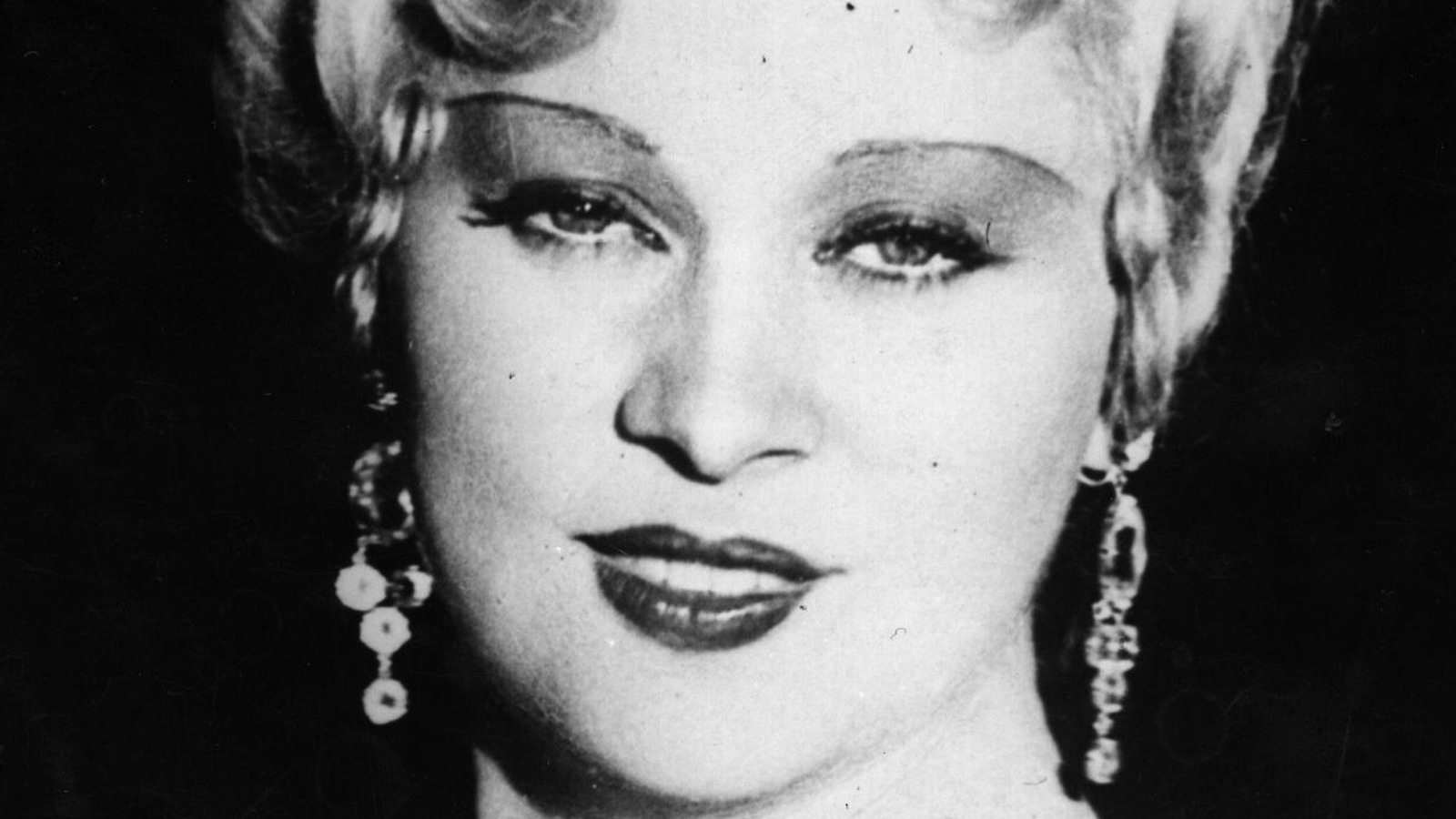 The Untold Truth Of Mae West, image size:1600x900