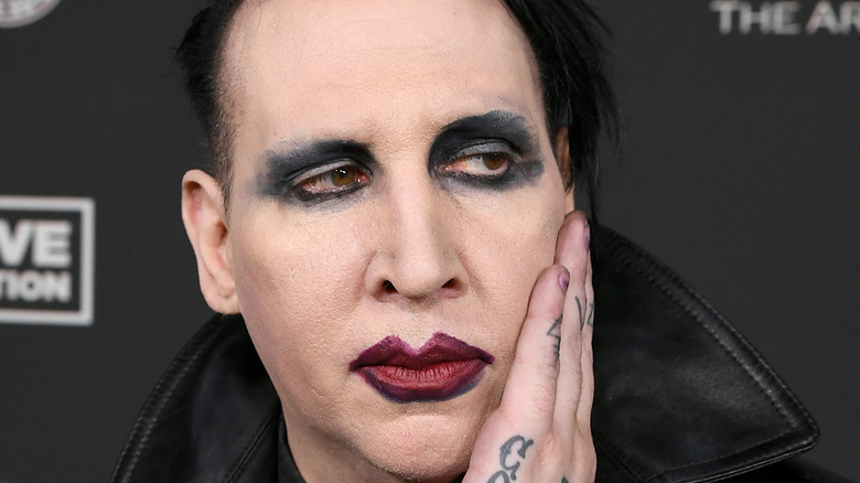 eyeshadow lispstick manson rocker