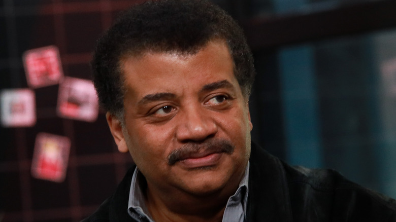  Neil deGrasse Tyson smiling