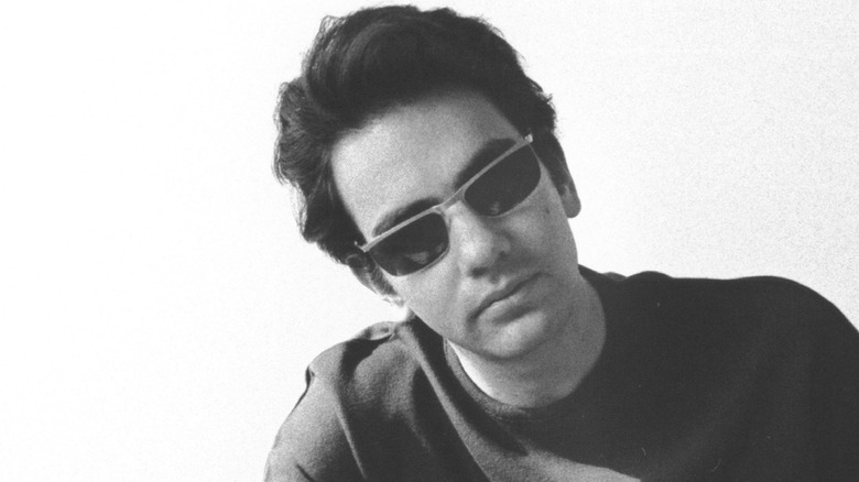 neil diamond sunglasses tilted head