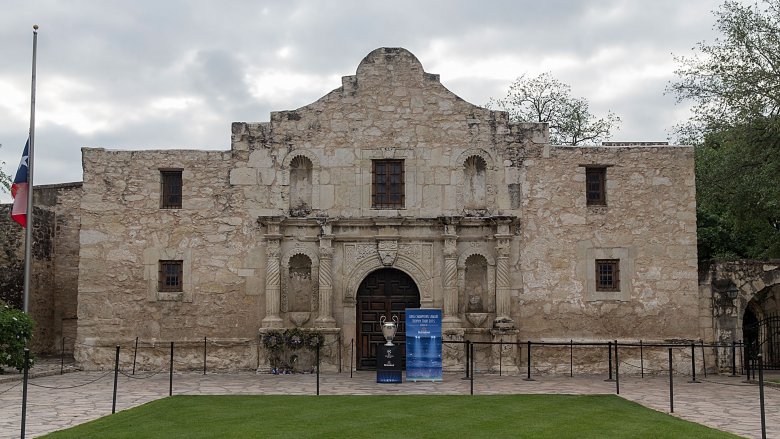 ozzy osbourne pee on the alamo
