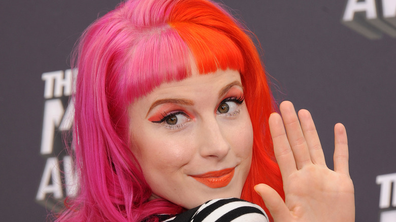 Hayley Williams waving