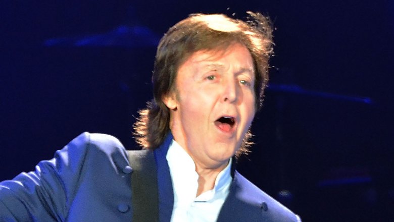 Paul McCartney singing