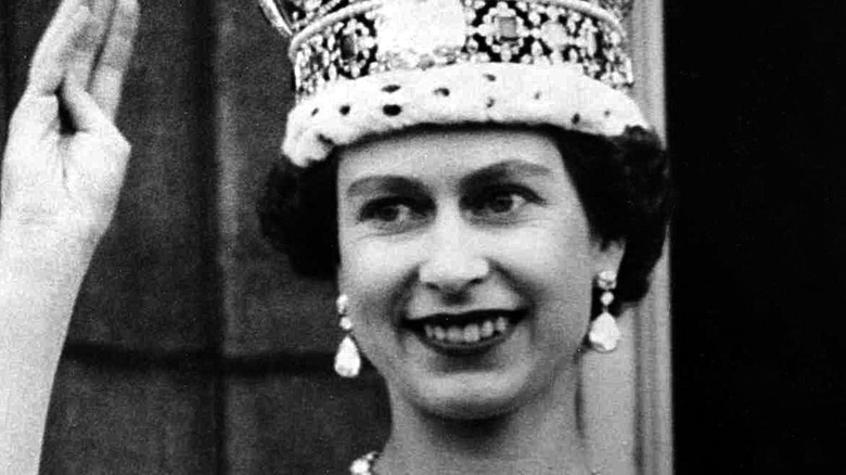 Cropped photo of Elizabeth II after the coronation 