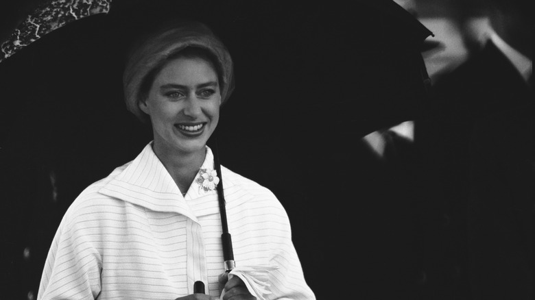 Margaret arrives in England