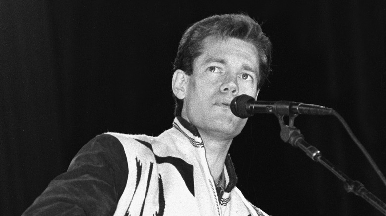 Randy Travis on stage