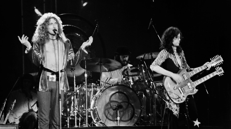 Robert Plant and Jimmy Page on stage