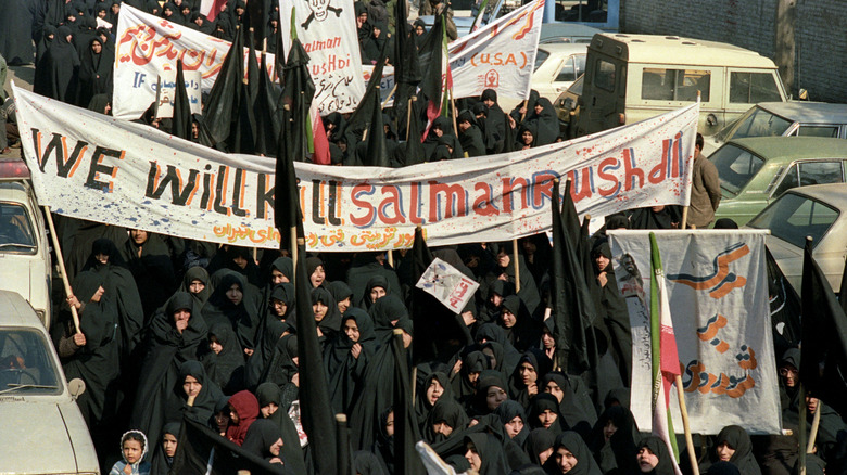 Protestas contra Salman Rushdie