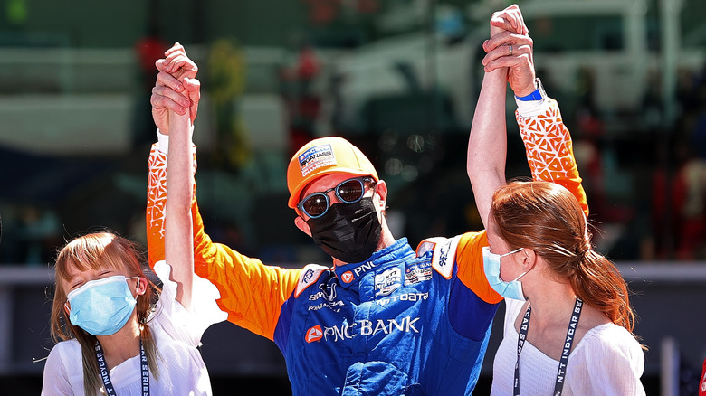 Scott Dixon and his daughters taking COVID precautions