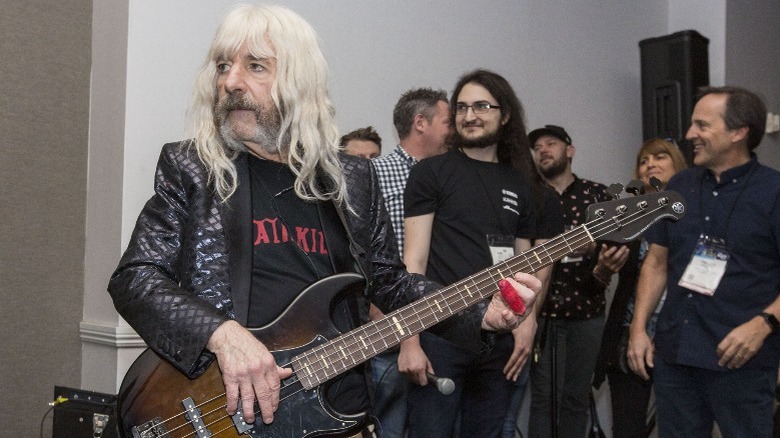 Derek Smalls playing bass